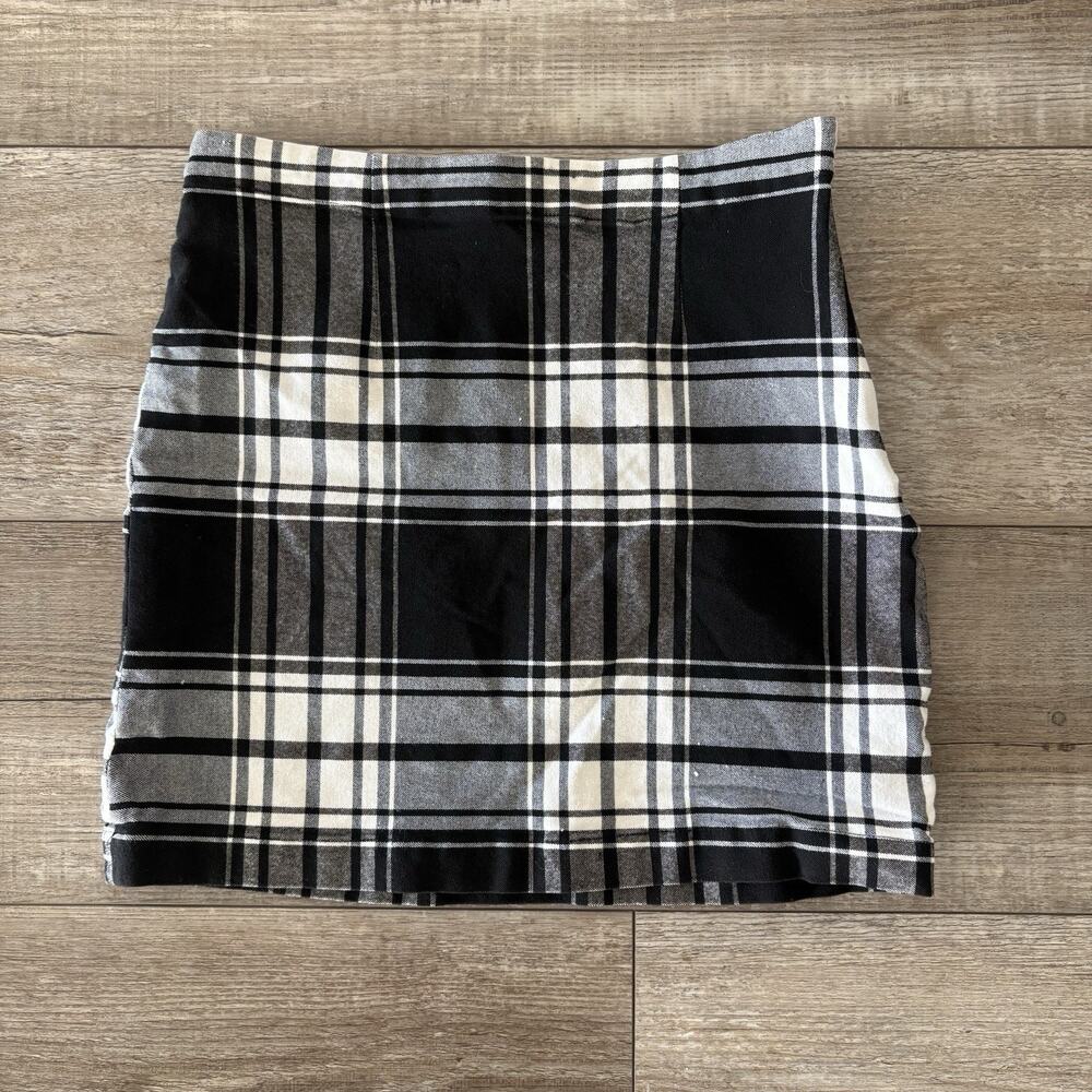 Urban Outfitters Mini Skirt Womens S Black Plaid Stretch Academia Preppy Y2K